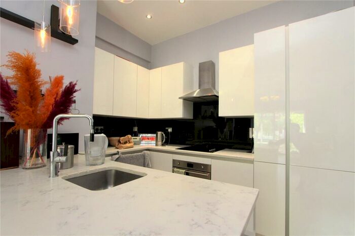 2 Bedroom Apartment To Rent In Donovan Avenue, Muswell Hill, N10