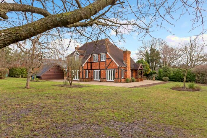 4 Bedroom Detached House To Rent In Hatchet Lane Winkfield, SL4