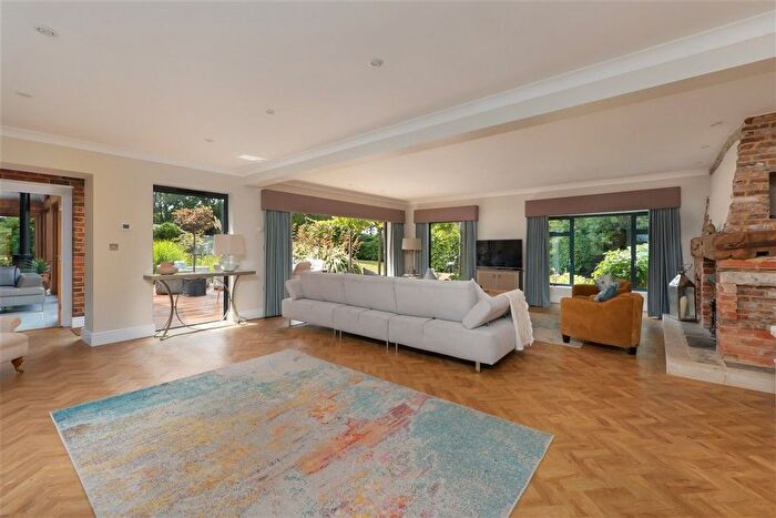 4 Bedroom Detached House For Sale In Willow Road, Whitstable, Kent, CT5