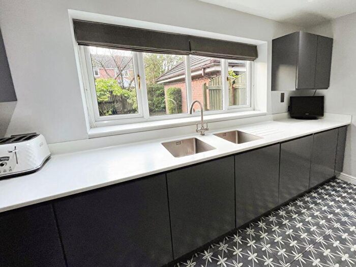 4 Bedroom Detached House For Sale In Waterslea Drive, Heaton, BL1