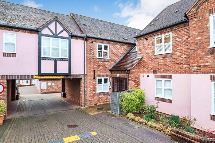 1 Bedroom Property For Sale In Sun Lane, Harpenden, AL5