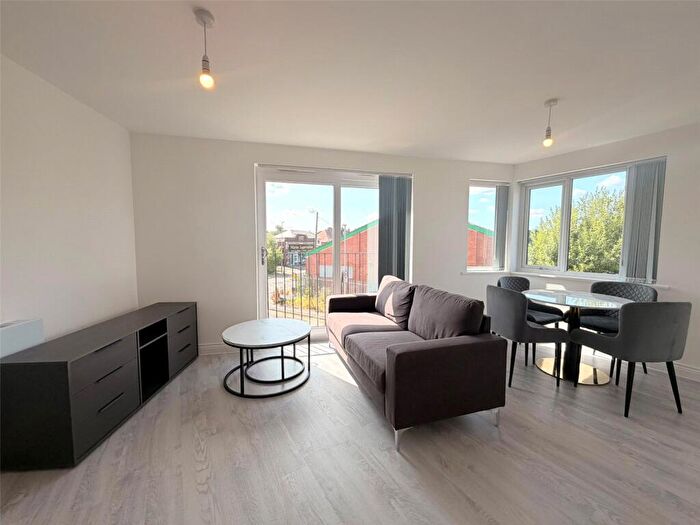 2 Bedroom Apartment To Rent In Oldbury, Birmingham, B68