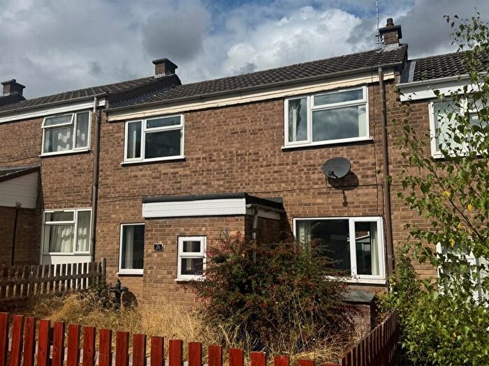 3 Bedroom Terraced House For Sale In Hipley Close, Chesterfield, S40