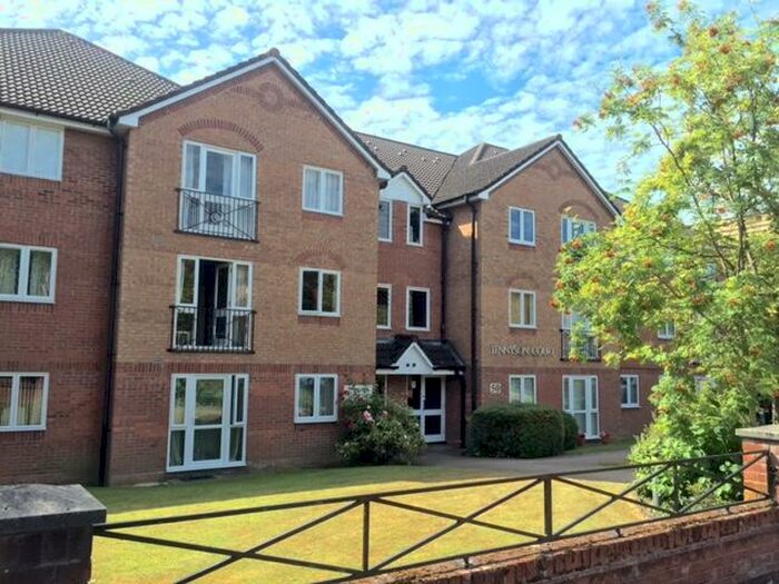 2 Bedroom Flat To Rent In Tennyson Court, Winn Road, SO17