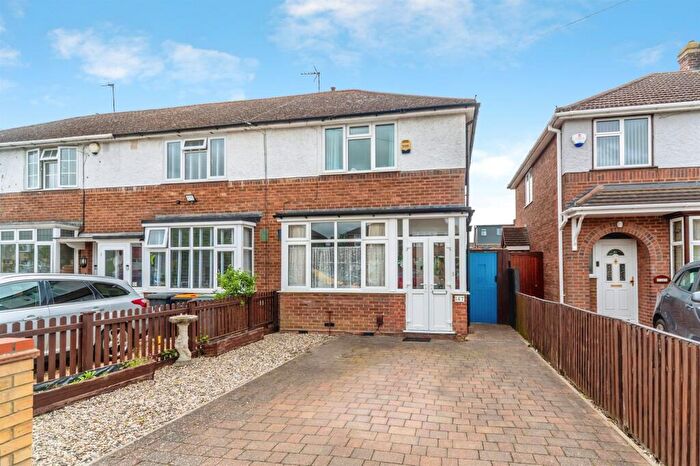2 Bedroom End Of Terrace House For Sale In Wendover Drive, Bedford, MK41