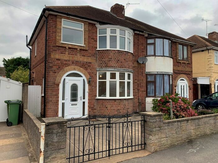 3 Bedroom Semi-Detached House To Rent In Fairbourne Road, Leicester, LE3