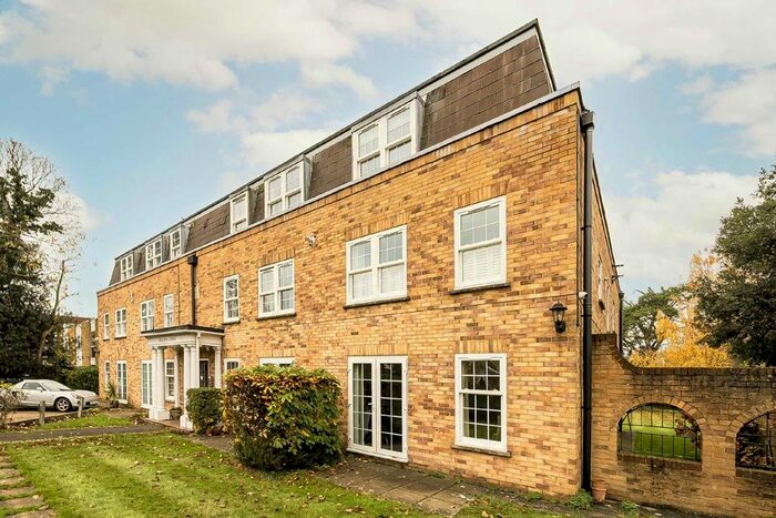 1 Bedroom Flat To Rent In St. James's Road, Hampton Hill, Hampton, TW12