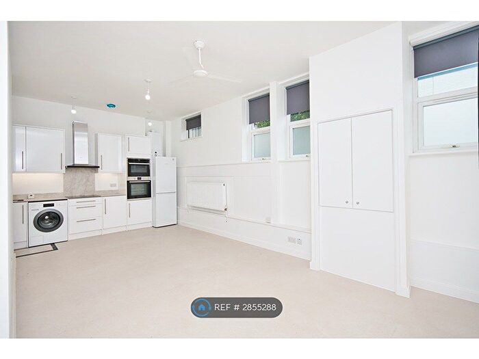 2 Bedroom Flat To Rent In London, London, N15