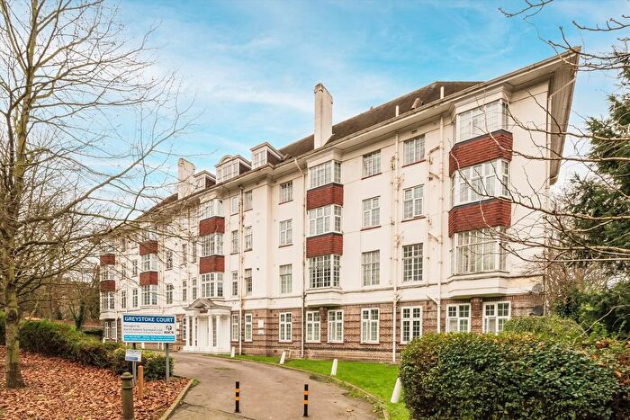 2 Bedroom Flat To Rent In Hanger Lane, Ealing, W5