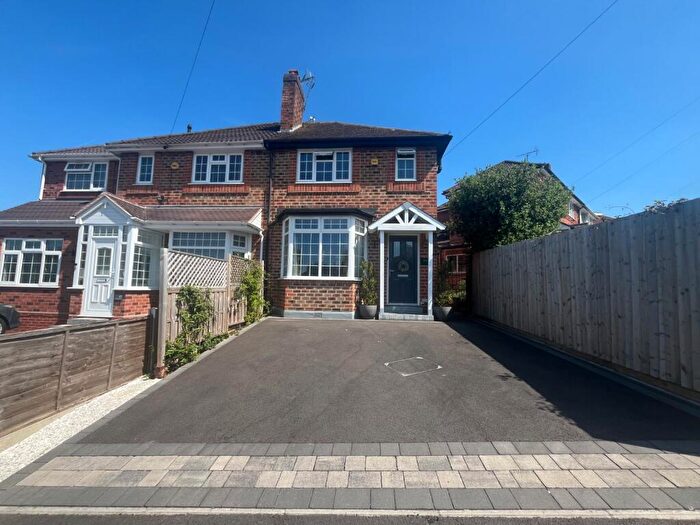 3 Bedroom Semi-Detached House To Rent In Victor Road, Solihull, West Midlands, B92