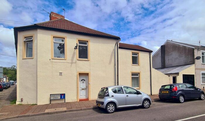 4 Bedroom End Of Terrace House To Rent In Charlotte Street, Penarth, CF64