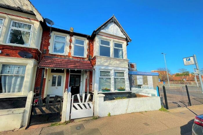 2 Bedroom Flat To Rent In Warrior Square, Southend On Sea, Essex, , Essex, SS1