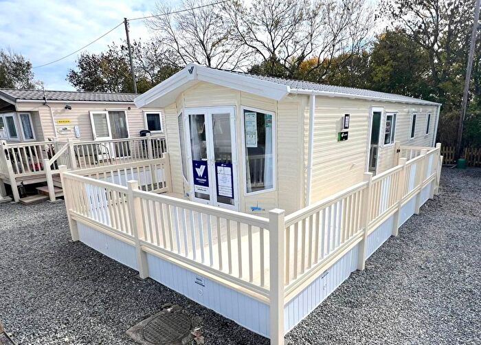 2 Bedroom Park Home For Sale In Skegness, PE24