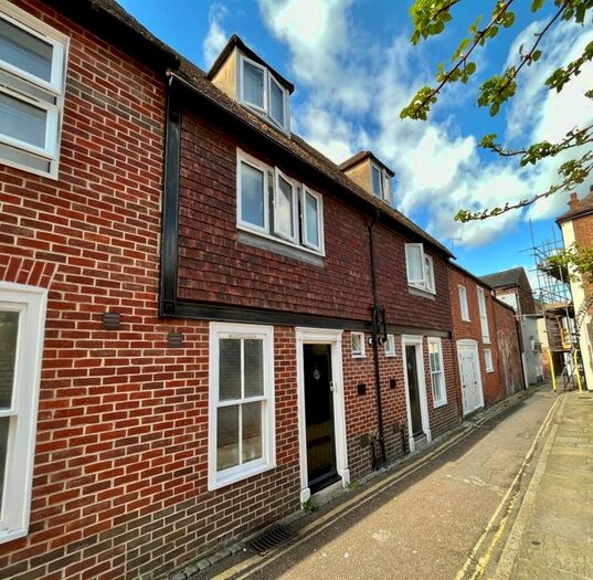 5 Bedroom Property To Rent In High Street St. Gregorys, Canterbury, CT1