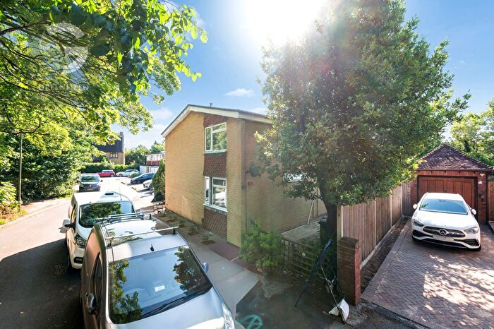 2 Bedroom Property For Sale In Hazel Mead, Epsom, KT17