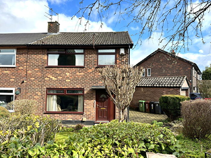 3 Bedroom Semi Detached House For Sale In Cornish Way, Royton, OL2