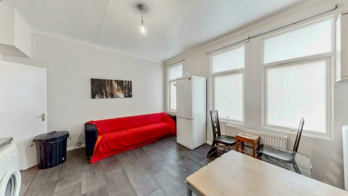 3 Bedroom Maisonette To Rent In Tubbs Road, Willesden Junction, London, NW10
