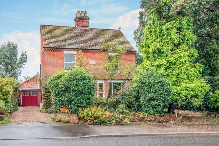 4 Bedroom Detached House For Sale In Horning Road West, Hoveton, Norwich, Norfolk, NR12