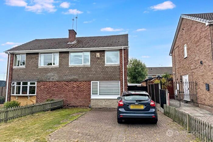 3 Bedroom Semi Detached House For Sale In Croft Road, Stockingford, Nuneaton, CV10