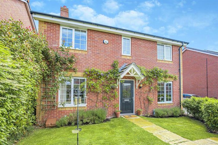 4 Bedroom Detached House For Sale In Quarry Road, Southam, CV47