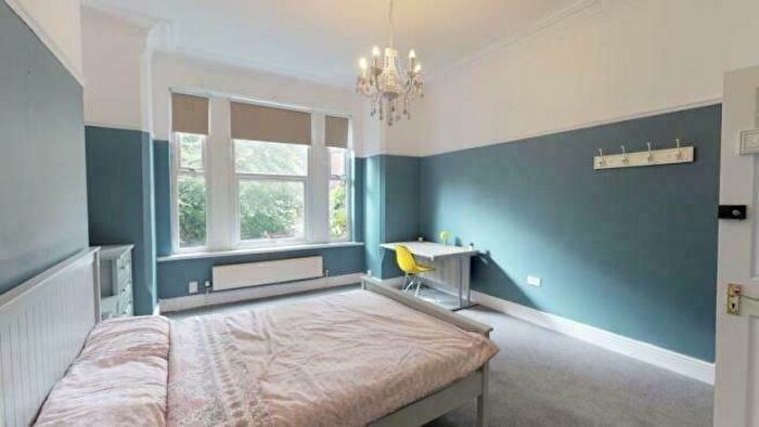 6 Bedroom Semi-Detached House To Rent In Gedling Grove, Nottingham, Nottinghamshire, NG7