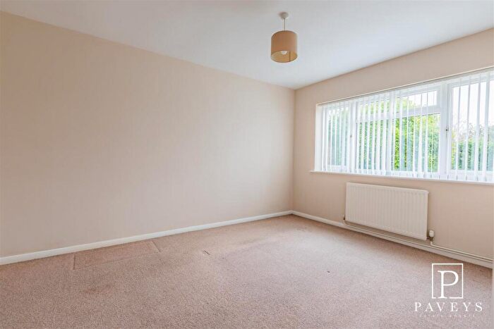 2 Bedroom Detached Bungalow For Sale In Dugmore Avenue, Kirby-Le-Soken, Frinton-On-Sea, CO13
