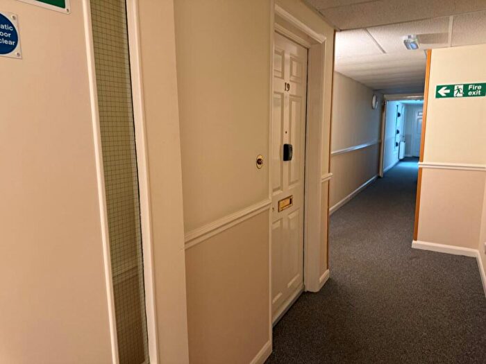 2 Bedroom Retirement Property For Sale In Flat Deans Mill Court, The Causeway, Canterbury, Kent, CT1