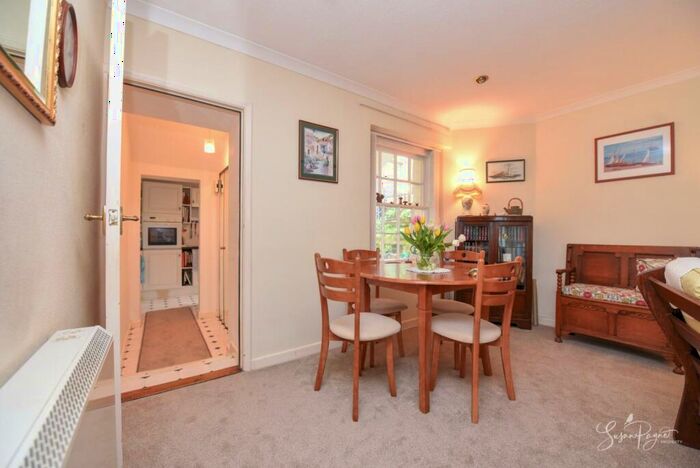 1 Bedroom Apartment For Sale In Spencer Road, Ryde, PO33