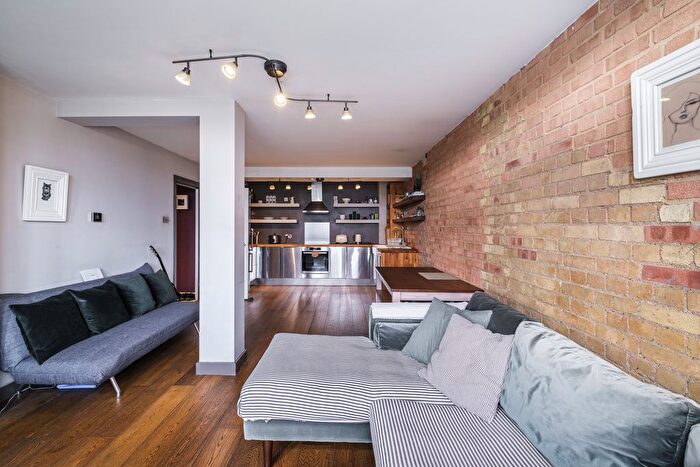 2 Bedroom Flat To Rent In Falcon Works Court, Bow, E3