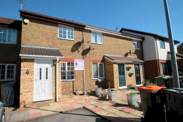 2 Bedroom Terraced House To Rent In Readers Close, Dunstable, LU6