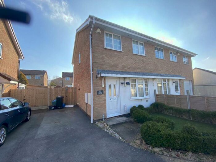 2 Bedroom Semi-Detached House To Rent In Homeleaze Road, Southmead, Bristol, BS10