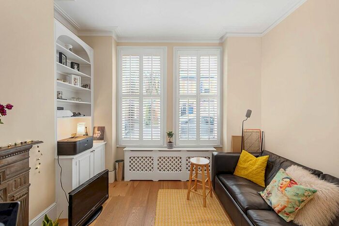 2 Bedroom Flat To Rent In Emu Road, Diamond Conservation Area, London, SW8