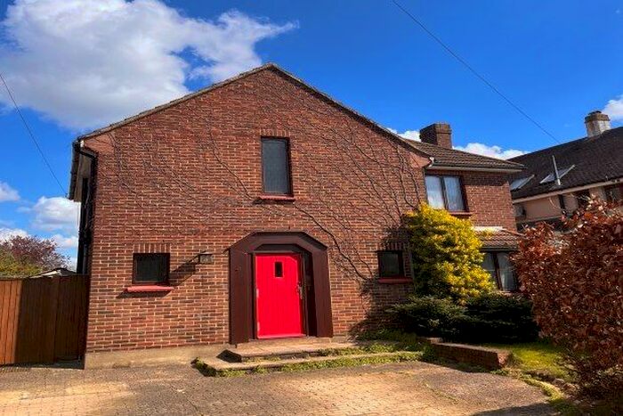 3 Bedroom Property To Rent In Windsor Road, Gravesend, DA12