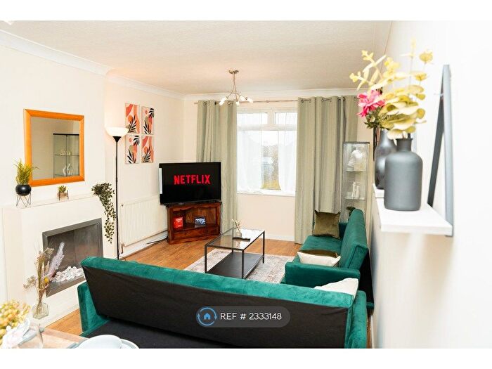 2 Bedroom Semi-Detached House To Rent In Throstle Road North, Leeds, LS10