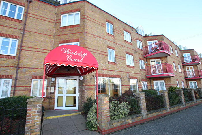 2 Bedroom Flat For Sale In Westcliff Court, Edith Road, Clacton On Sea, CO15