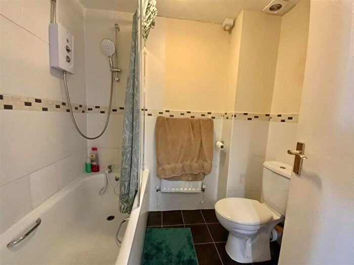 2 Bedroom End Of Terrace House For Sale In Underwood Place, Oldbrook, Milton Keynes, MK6