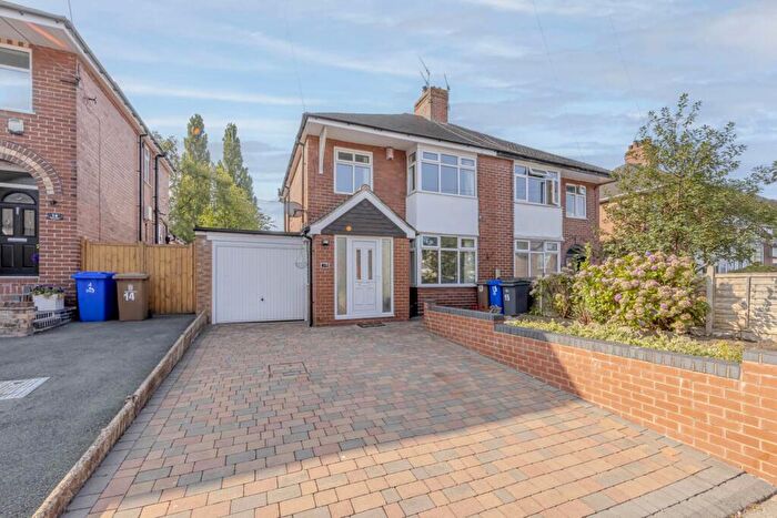 3 Bedroom Semi-Detached House For Sale In Earls Road, Trentham, ST4
