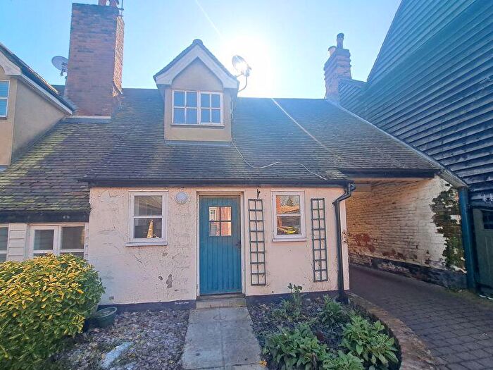 2 Bedroom Cottage To Rent In West Street, Rochford, SS4