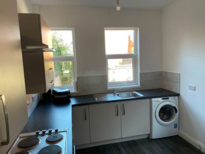 4 Bedroom Terraced House To Rent In College Avenue, Leicester, LE2
