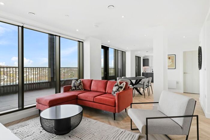 3 Bedroom Penthouse To Rent In Wellesbourne, Preston Park Brighton, BN1