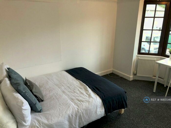 5 Bedroom Semi-Detached House To Rent In Elizabeth Way, Cambridge, CB4