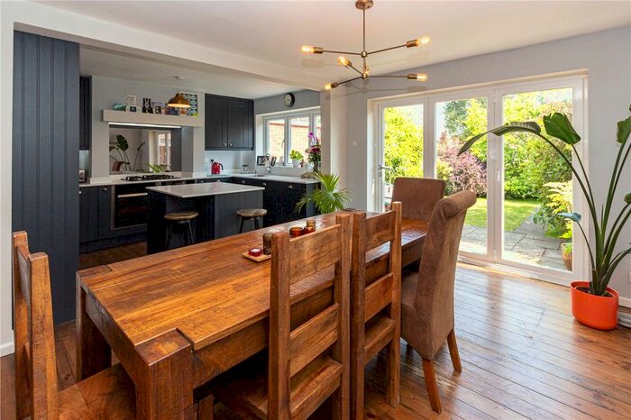 3 Bedroom Terraced House For Sale In Shepherds Way, Harpenden, Hertfordshire, AL5