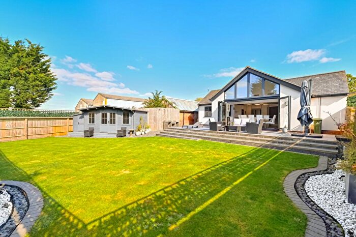 3 Bedroom Detached Bungalow For Sale In Lower End, Wavendon, Milton Keynes, MK17