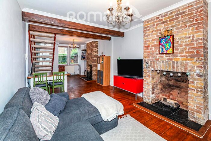 2 Bedroom Terraced House To Rent In St Leonards Road, SL4