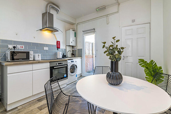 4 Bedroom Terraced House To Rent In Bridlington Street, Radford, NG7