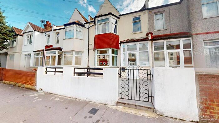 4 Bedroom Terraced House To Rent In Colliers Water Lane, Thornton Heath, CR7
