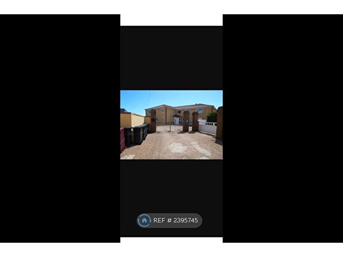 2 Bedroom Flat To Rent In Bill Point House, Selsey, Chichester, PO20