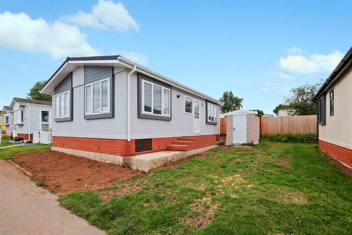 2 Bedroom Park Home For Sale In Applegarth Park, Seasalter, Whitstable, CT5