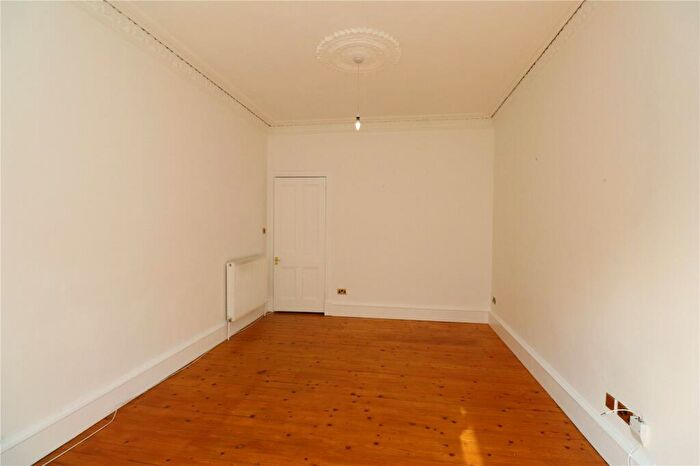 2 Bedroom Apartment To Rent In Fergus Drive, North Kelvinside, Glasgow, G20