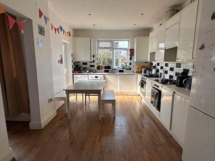 7 Bedroom Semi-Detached House To Rent In Wellington Road - Fallowfield - £ Pppw, M14